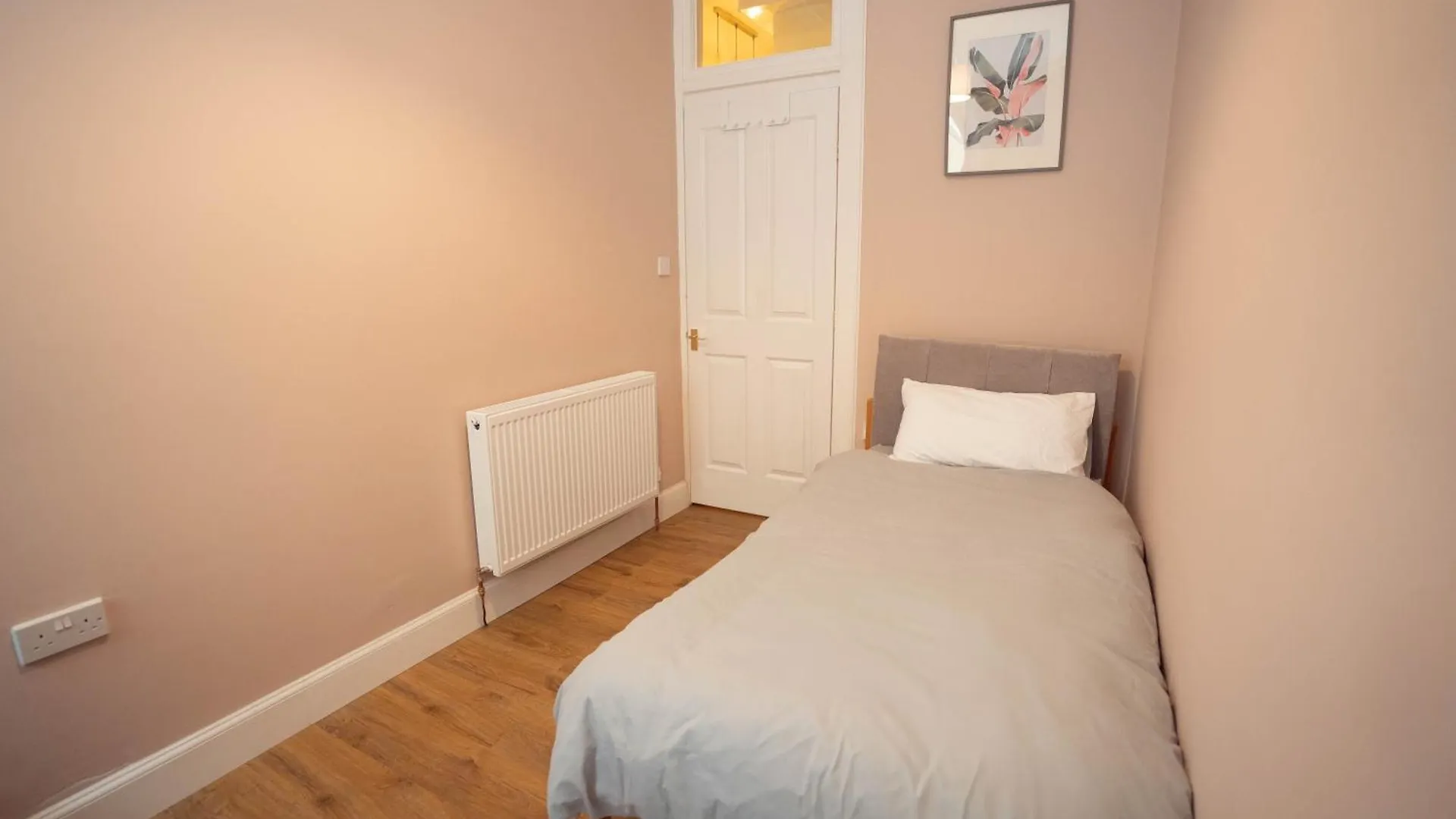 Stylish Apartment In Edinburgh 5 Beds 3 Bedrooms Großbritannien