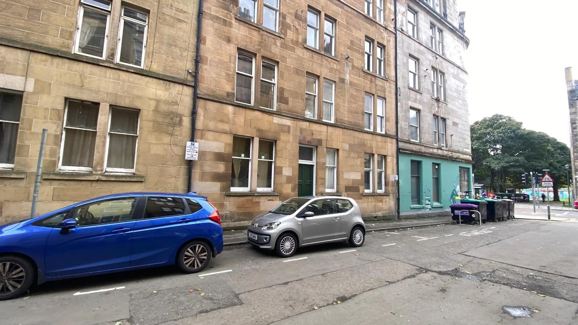 Stylish Apartment In Edinburgh 5 Beds 3 Bedrooms 0*,